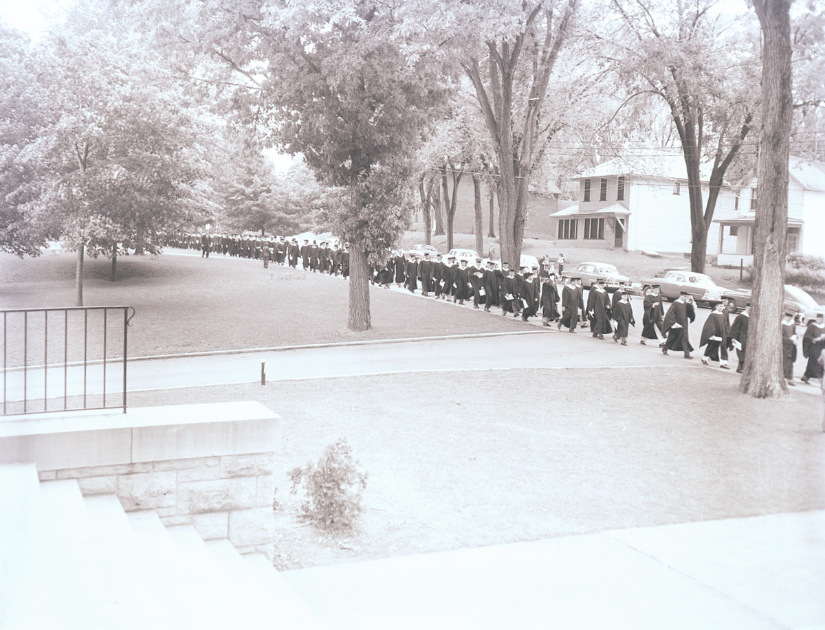 https://centerfordubuquehistorytempstorage.files.wordpress.com/2023/07/1958-commencement-1.jpg