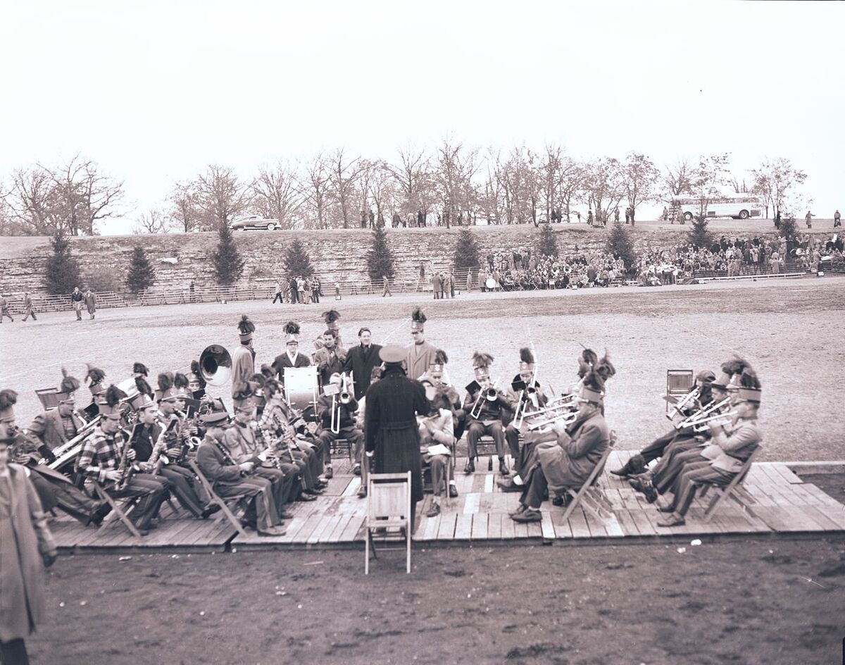 Homecoming (1951 - 1952) 17.jpg