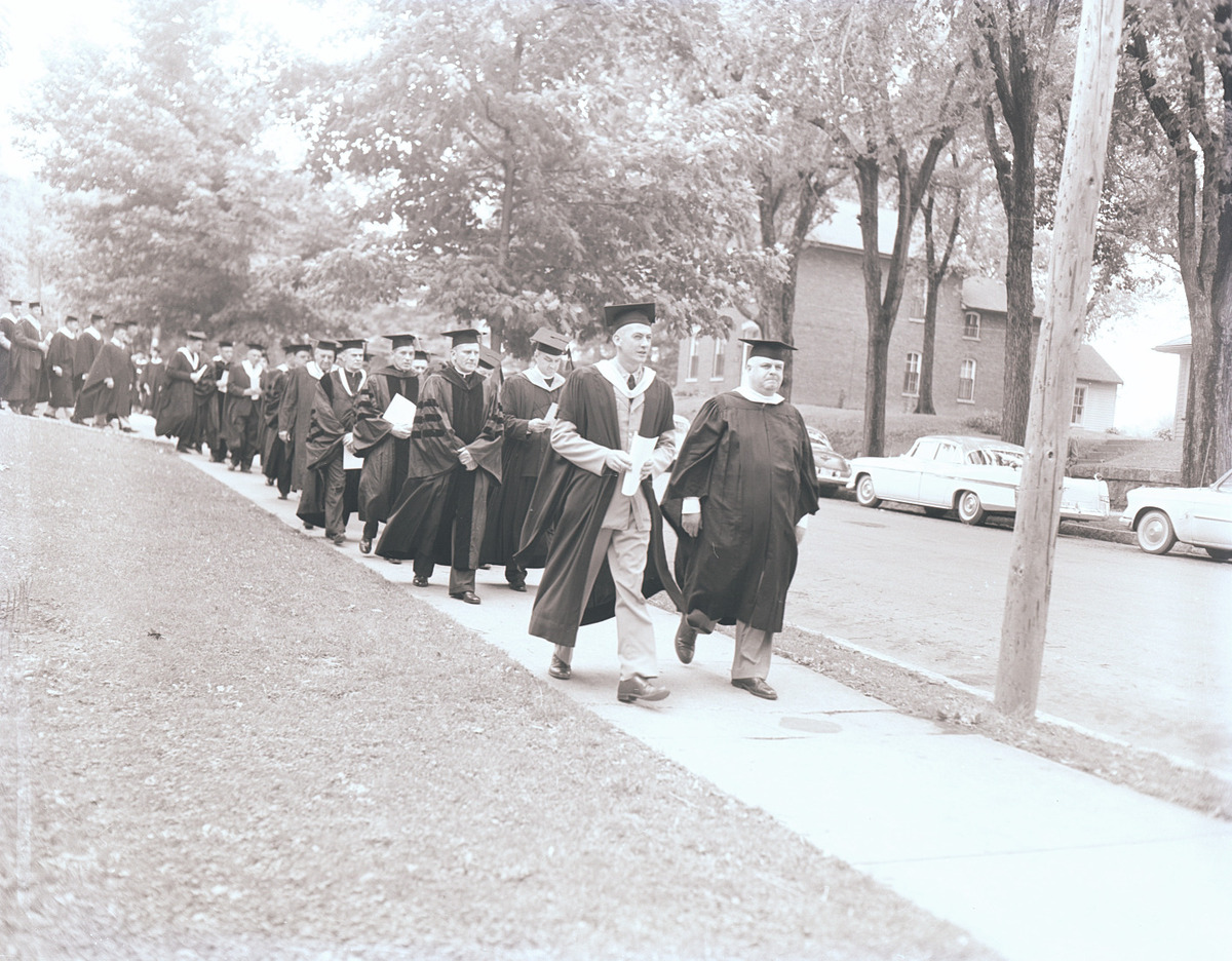 https://centerfordubuquehistorytempstorage.files.wordpress.com/2023/07/1958-commencement-2.jpg