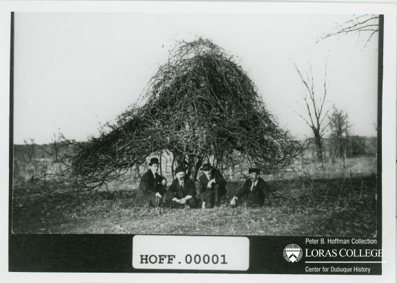 http://loras.libraryhost.com/files/original/7dfa3e0c0e64bf85891cc7d10cc99b55.jpg