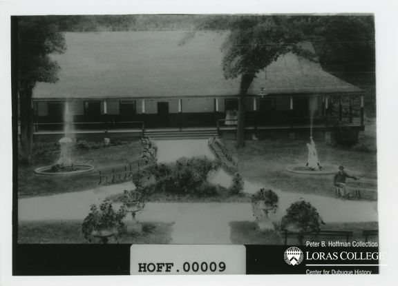 http://loras.libraryhost.com/files/original/fca297c44eb1698039118d5379a4744d.jpg