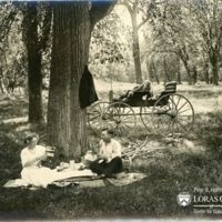 http://loras.libraryhost.com/files/original/6d73ab2723e09069df1e5fbcd5eb3f78.jpg